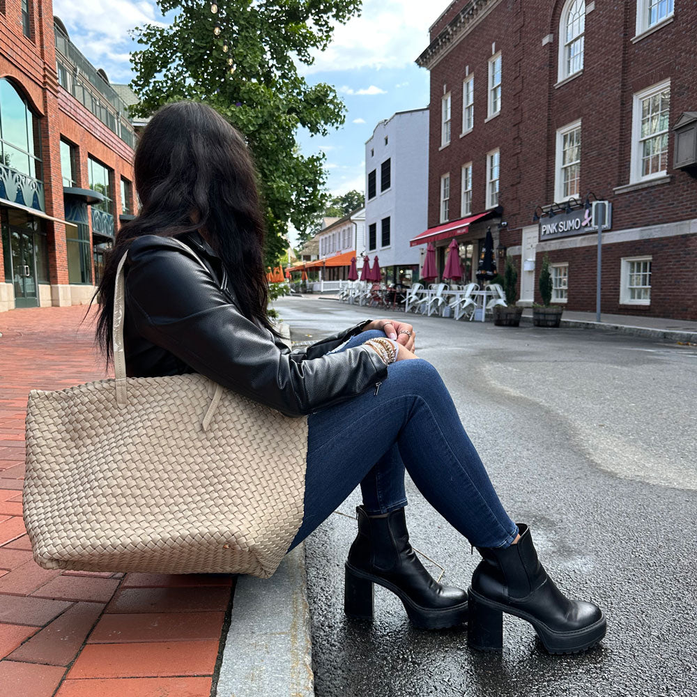 AHDORNED Neoprene Blue Lemon Tote w/ Removable Pouch — DazzleBar